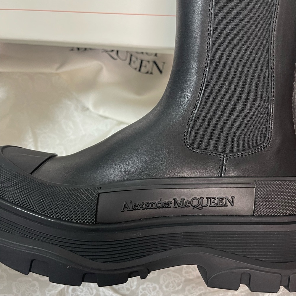 COPY - BNIB Alexander McQueen 666410WHZ66 Woman’s boot Black 40 - Picture 5 of 16